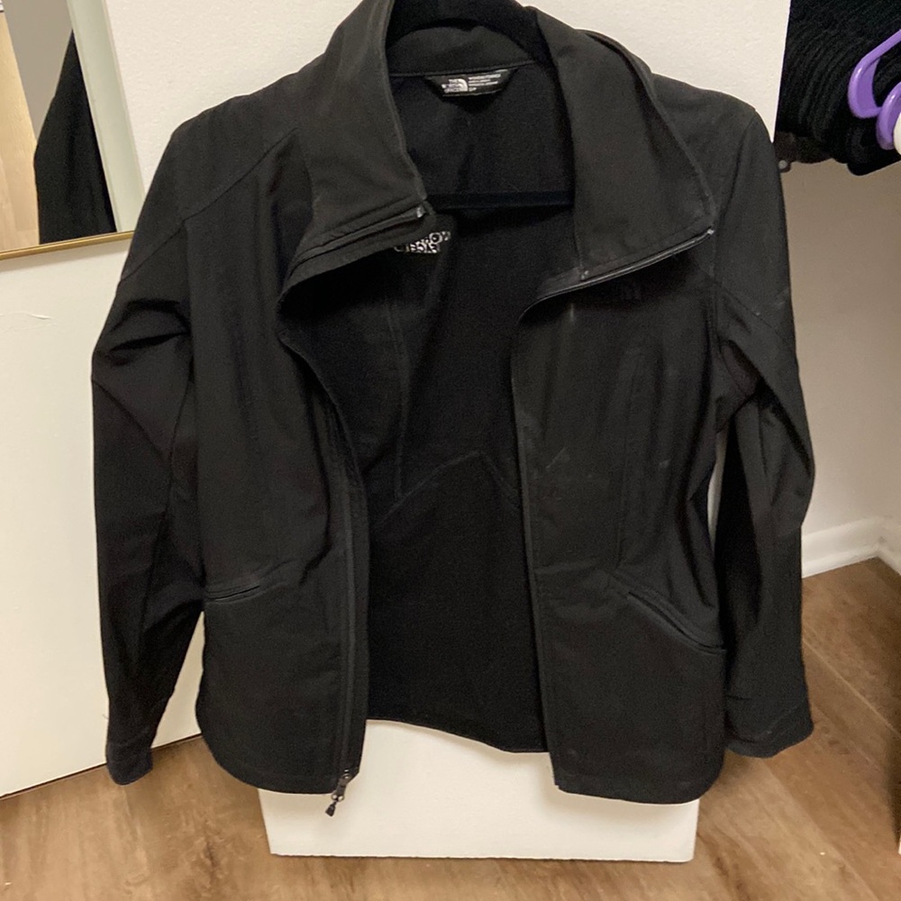 Black north face windbreaker